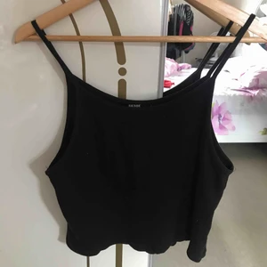  - Linne från bikbok, är i strl L men funkar på mig som är en S/M