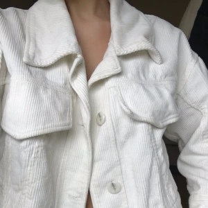 Zara jacka - Manchesterjacka från Zara som verkligen är något to die for😍 älskar den här jackan såsåså mycket