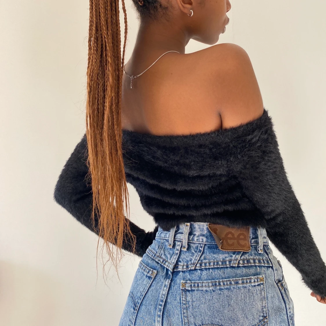 fluffig off-shoulder topp - 90