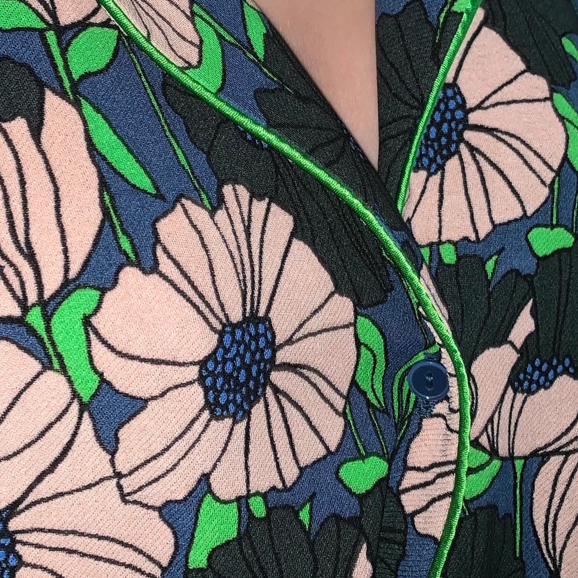 Kavaj i mjukt material med vackert mönster  - 91