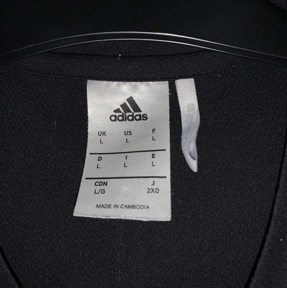 Adidas t-shirt storlek L  - 90