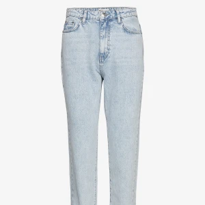 Dagny mom jeans - Säljer mina oanvända mom jeans från gina tricot i storlek 36💕 Nypriset är 500