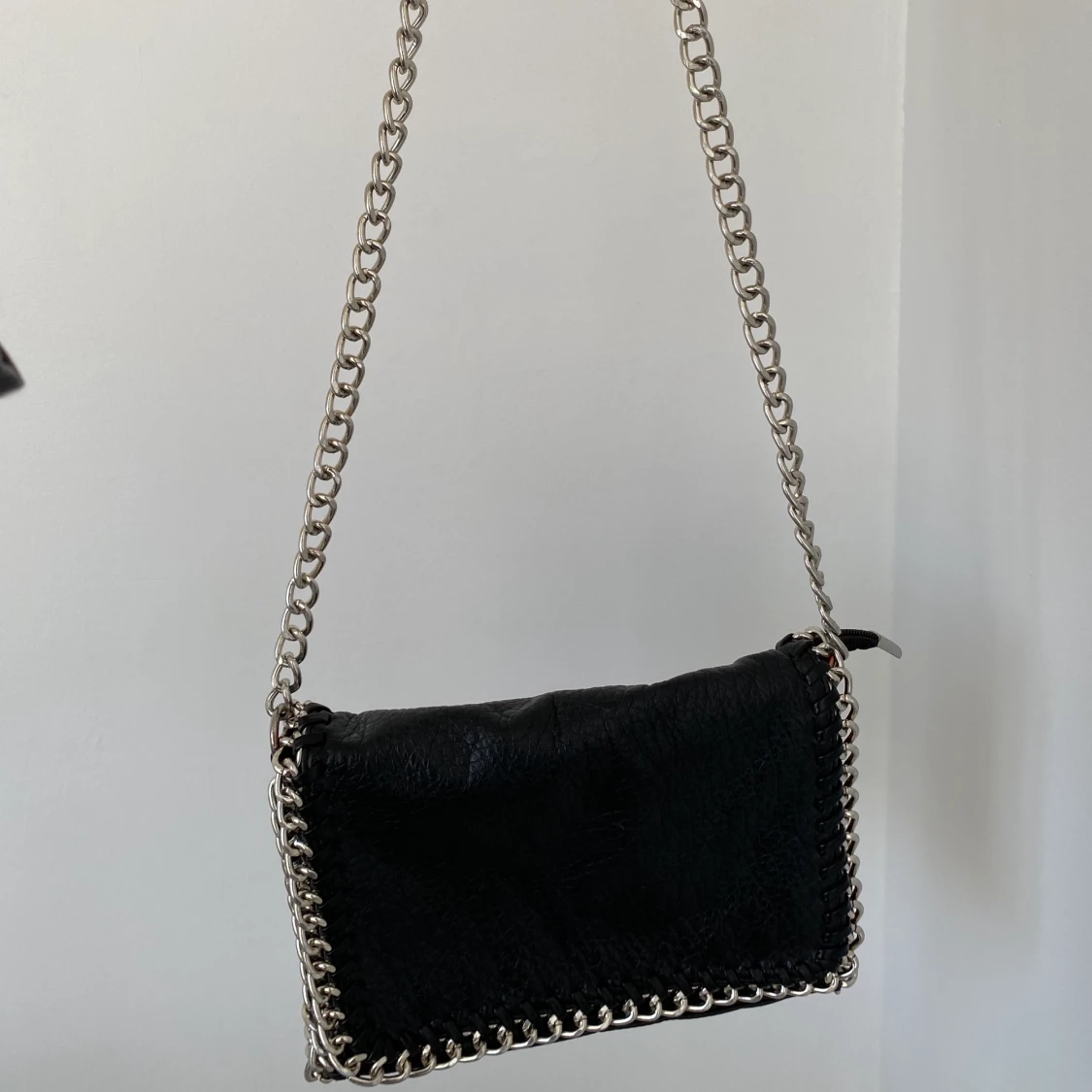 Svart väska  - 90