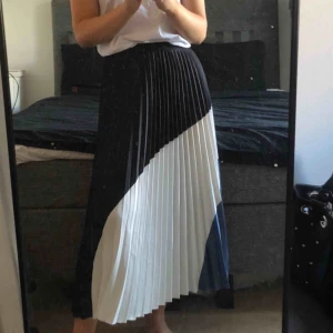  - Söt plisserad kjol från hm! Använd fåtal gånger