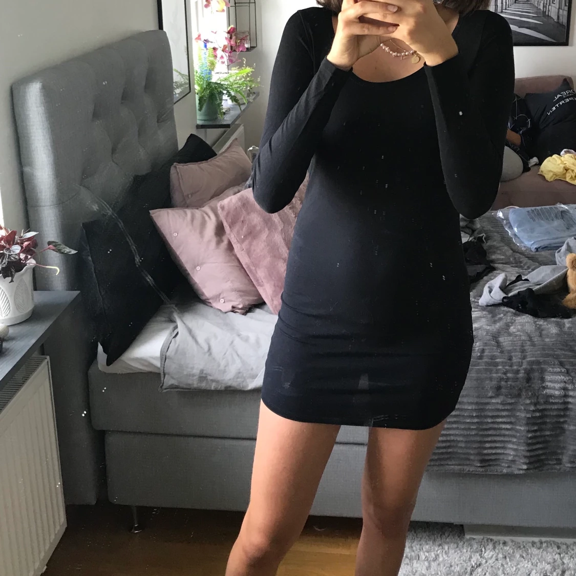 Svart långärmad klänning