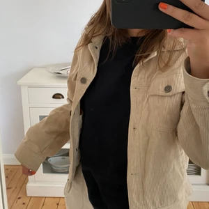 Manchesterjacka - Jättefin jacka i den finaste färgen som jag tyvärr använder alldeles för sällan! Jättefint skick, nypris 600