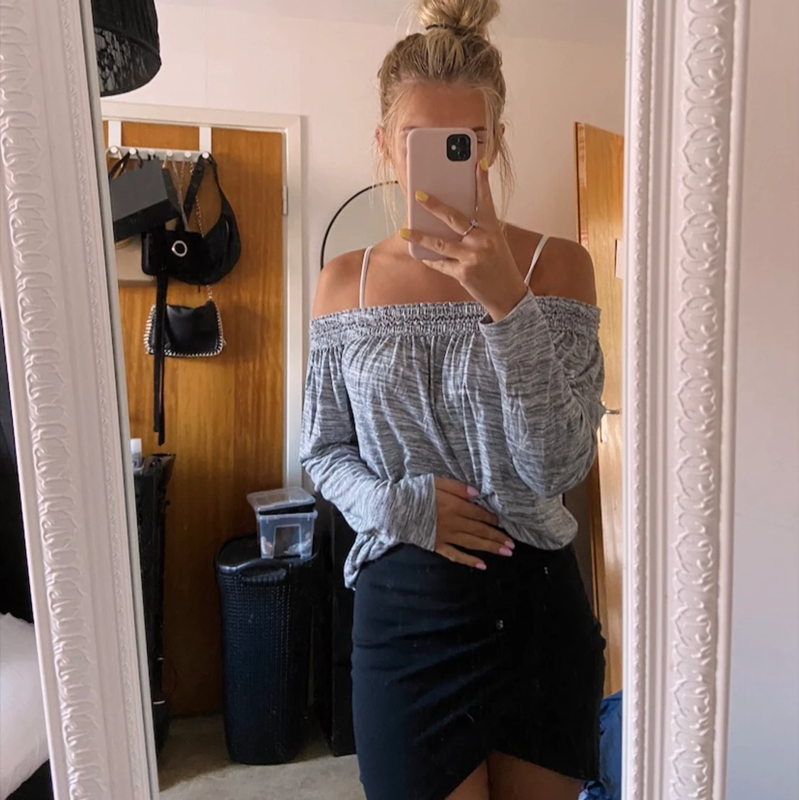 Offshoulder ströja