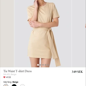 Nakd klänning  - Strl M men liten i storlek