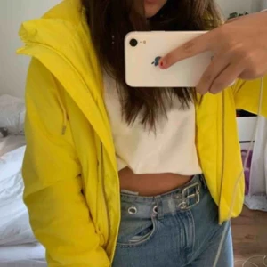  - Världens gosigaste jacka ifrån carlings, använd både höst och sommar. köparen står för frakt❤️