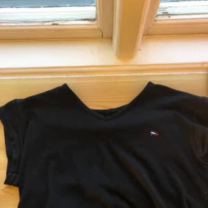 Tommy hilfiger t-shirt - Köpare står för frakt