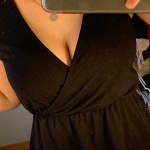 Tröja - jättefin tröja som tyvärr aldrig kommer till användning från bilbok i storlek xs, kontakta mig för mer information 