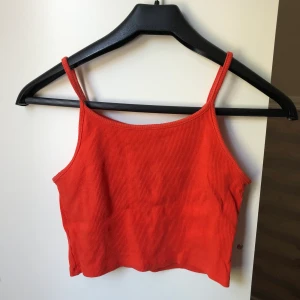  Croptop BIKBOK XS - Croptop från Bikbok, aldrig använd i storlek xs 🌸