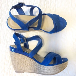  - Kilklackar köpta i Spanien. Aldrig använda. Frakt betalas av köparen. 