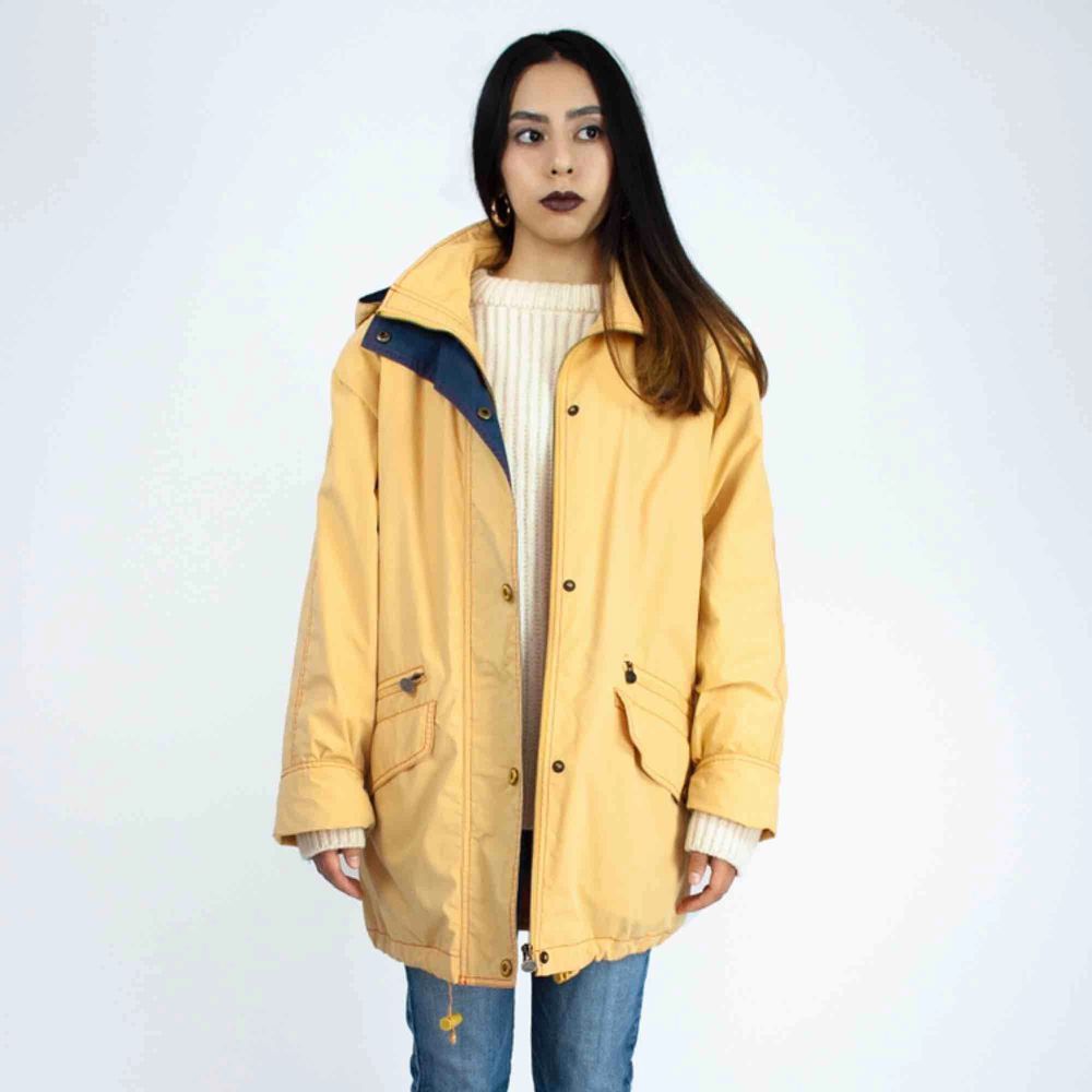 Vintage 90s jacket in yellow Barely visible sign of wear  SIZE & FIT Label: M, fits best XS-M Model: 165/XS Measurements (flat): Length: 80 Pit to pit: 64 Free shipping! Ask for the full description! No returns!. Jackor.