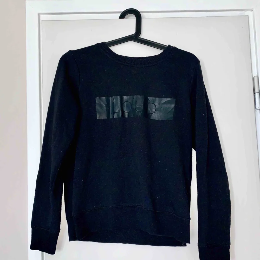 sweatshirt från Cubus strl S köpare står för frakt. Tröjor & Koftor.