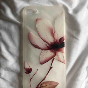  - Skal som passar iPhone 7/8 plus i fint skick som knappt är använd! 