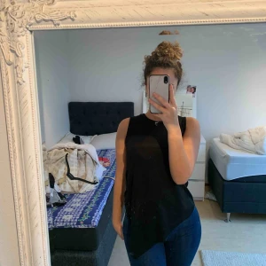  - Helt nytt linne! Lite längre, täcker rumpan 