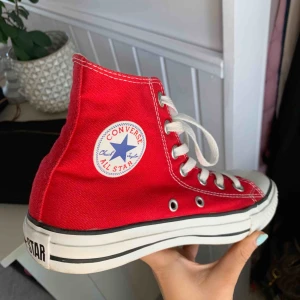  - CONVERSE. Höstens snyggaste sko i höstigaste färg😆 mycket bra skick, knappt använda