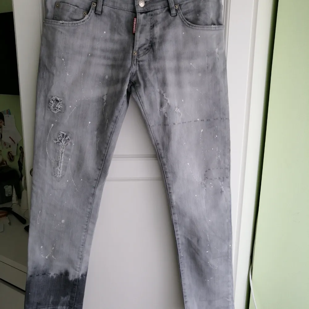 Dsquared2 Women Jeans slim fit, excellent condition, size IT40, W29, waist:88cm, length: 94cm, rise: 22cm, write me for more info. Jeans & Byxor.