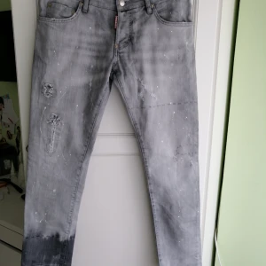 Dsquared2 slim fit Jeans W29 - Dsquared2 Women Jeans slim fit, excellent condition, size IT40, W29, waist:88cm, length: 94cm, rise: 22cm, write me for more info