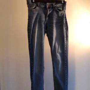 Classic skinny jeans from Ellos, size 28/32. 