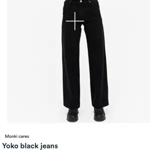 Säljer nu mina yoko jeans från monki. De är använda en del men är i väldigt fint skick. De passa mig okej som är 170cm men de kunde varit lite längre:)