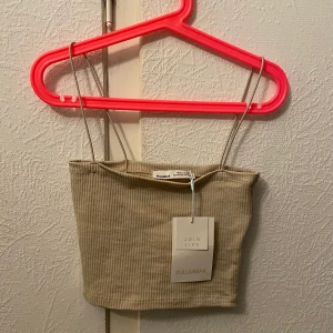 Linne pull&bear - Storlek xs/34 prislappen är kvar har bara testat