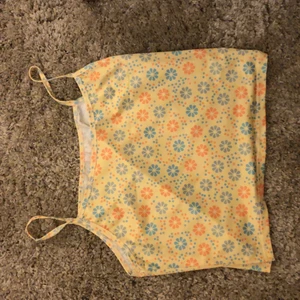 Gulligt linne - Nytt oanvänt linne! Strl M kan passa mindre och större🥰 stretchigt och skönt!