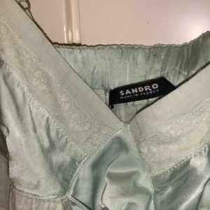 Sandro Paris linne💕💕💕 - Säljer detta sandro Paris linne som jag inte använder!! Passar så bra till fest men även vardags🤩🤩🤩strl s