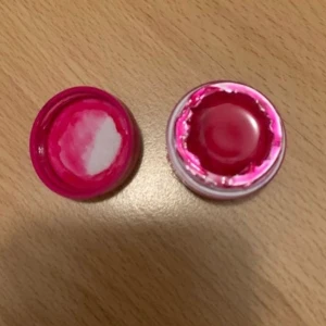 Gellack - Base one - Gellack i en rosa färg.