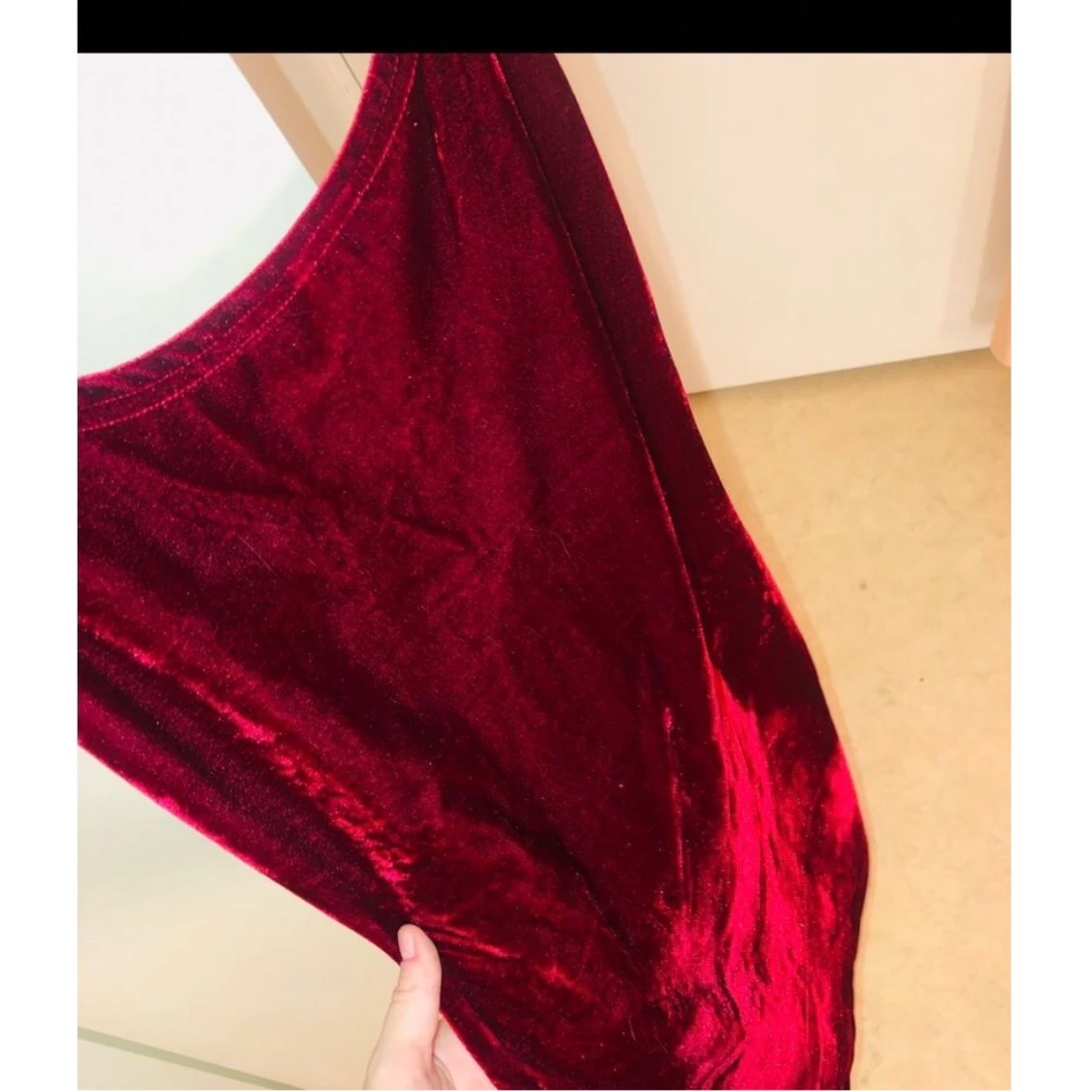 Röd velvetklänning - 90