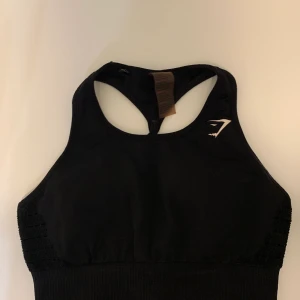 GYMSHARK ENERGY CROP VEST  - storlek M 