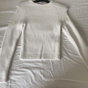 Fluff långärmadtröja - I ny skick aldrig använt har bara suttit i min garderob därav säljs den. Pris kan diskuteras vid snabb affär 🫶🏻