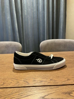 Oanvända vans - Säljer dessa oanvända vans åt min kille! De köptes för några år sen men kom aldrig till användning, därav helt nya😁