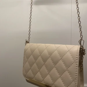 Hanväska - Fin händväska från ur och Penn. Använt cirka 5 gånger.💘🤘