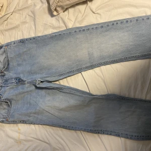Jeans - Lager 157 - Köpte dessa jeans och insåg efter en vecka att de var för små.
