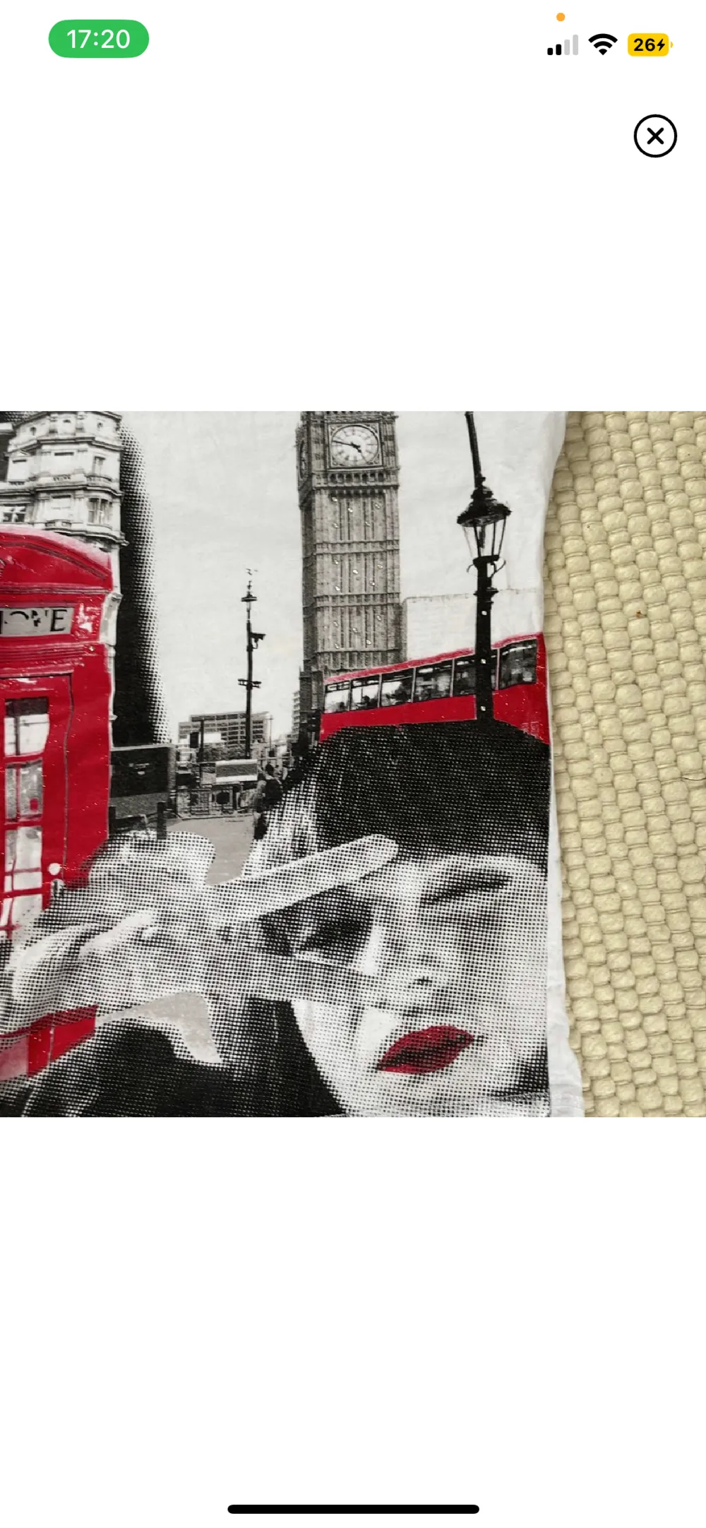 ⚠️Samma tröja för förut ⚠️tröja från London med fina detaljer 💋❣️. T-shirts.