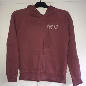 Rosa Svea kofta  - Använtskick 