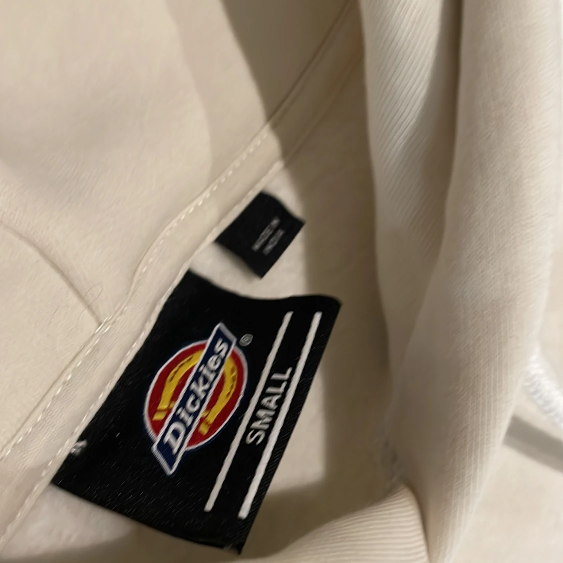 Jättefin Dickies hoodie