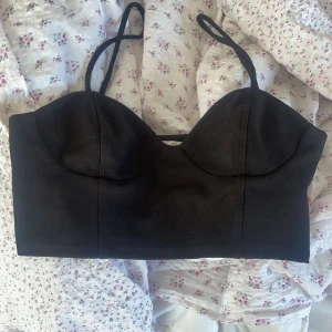 Topp  - fest/vardagstopp från Zara