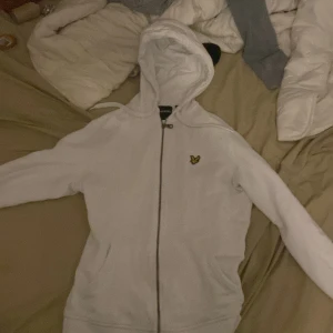 Lyle & scoot zip - 8/10 skick knappt använd.