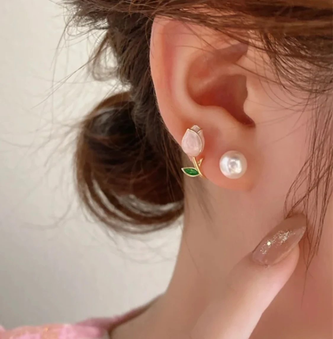 Superfina blommig örnhänge