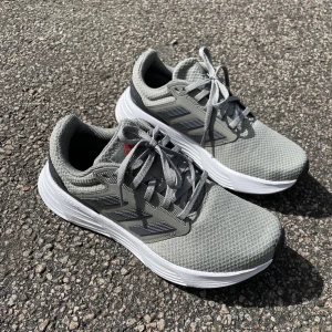 skor - säljer min systers skor som endast är använda 1 gång då dem var för stora!😀 jätte fint skick och jätte sköna