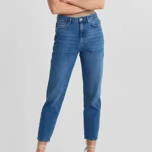 Momjeans från Gina Tricot. Tror de hette Dagny mom jeans. Jättefina men lite för små och korta för mig. 