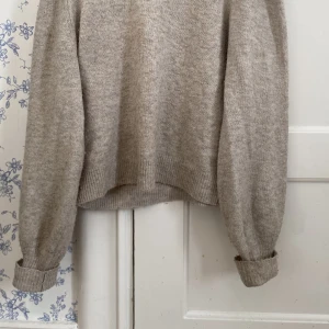 Stickad tröja - Super fin stickad tröja💓💓