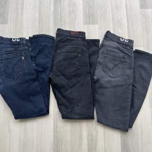 Nr1 grisch jeans finns till salu till bra pris och i riktigt bra skick. Storlek 30. 650/st eller 1800kr för alla prutat och klart! Hör av dig för mer bilder på jeansen//Lukas