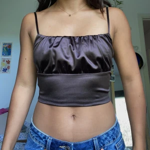 Söt topp!! - Glansig söt festtopp!!🦋🦋