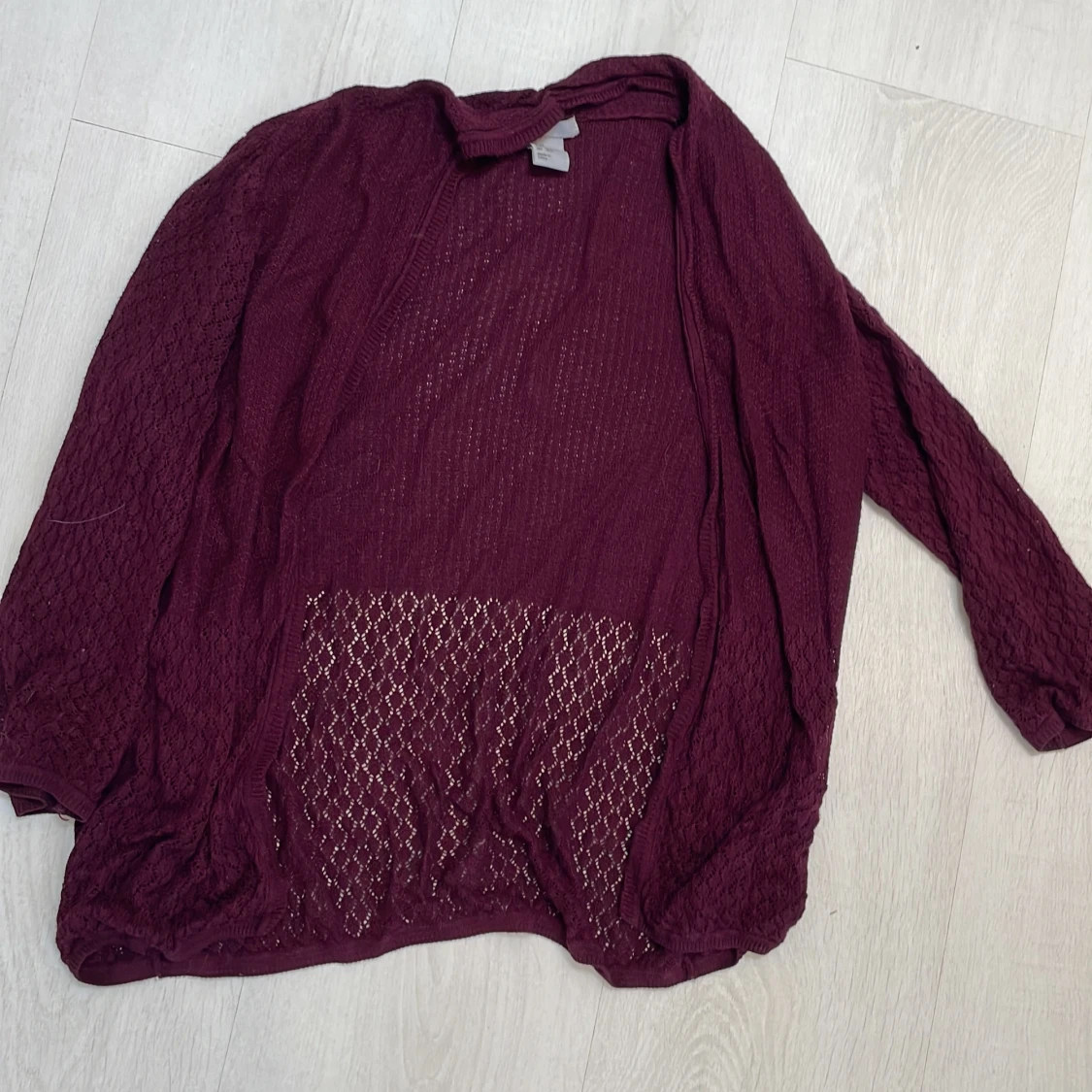 Vinröd mönstrad kofta - 91