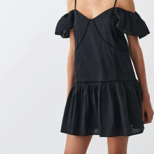 Gina Tricot klänning - Säljer denna jättefina gina klänning!!💓Använd en endast en gång, strl S (nypris 499) 