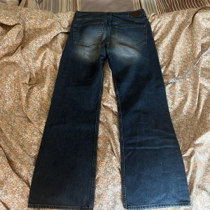 Baggy jeans  - Bootcut/baggy jeans från gap. Skön tvättning och passform.  110cm längd